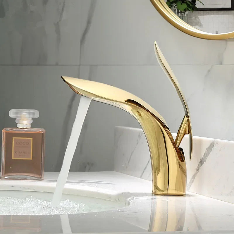 Brass Basin Faucet Solid Brass Cold and Hot Water Bathroom Mixer Faucet Single Handle Single Hole Water Sink Tap Bathroom